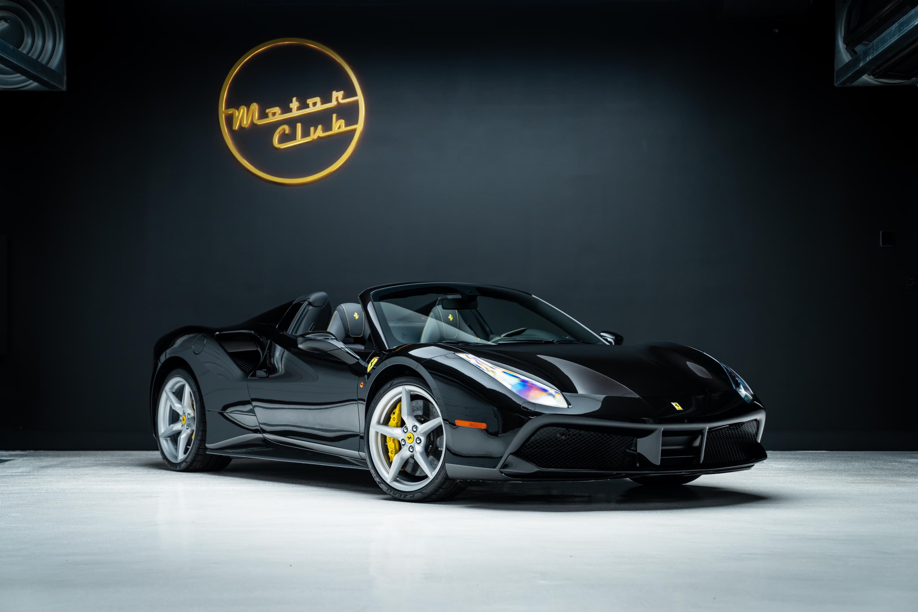 2016 Ferrari 488 Spider — photo 1 of 76